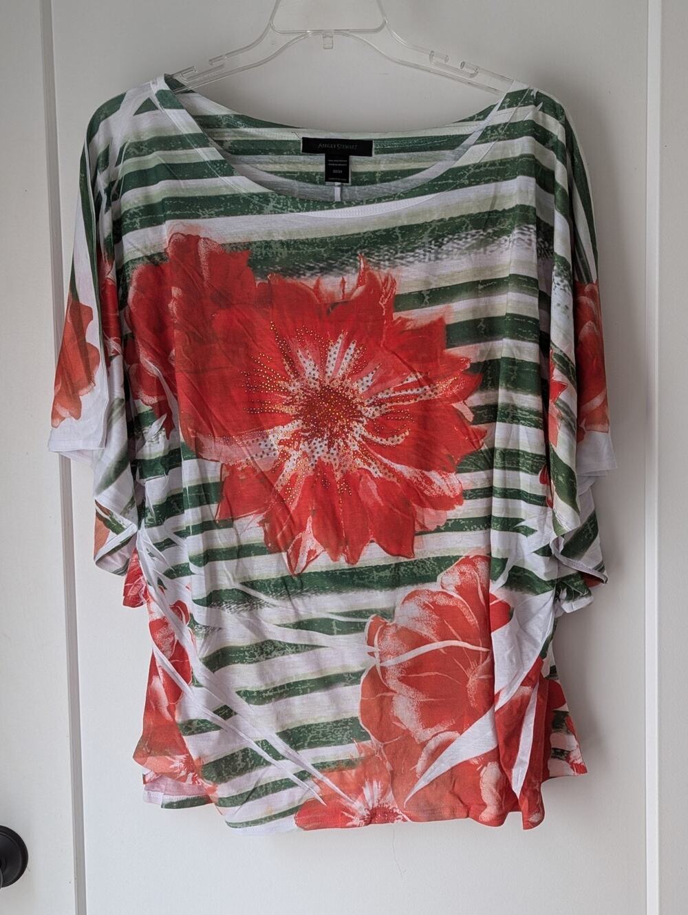 Ashley Stewart Ladies 22/24 Plus Blouse Top Tropical Coral Flowers Bling Travel
